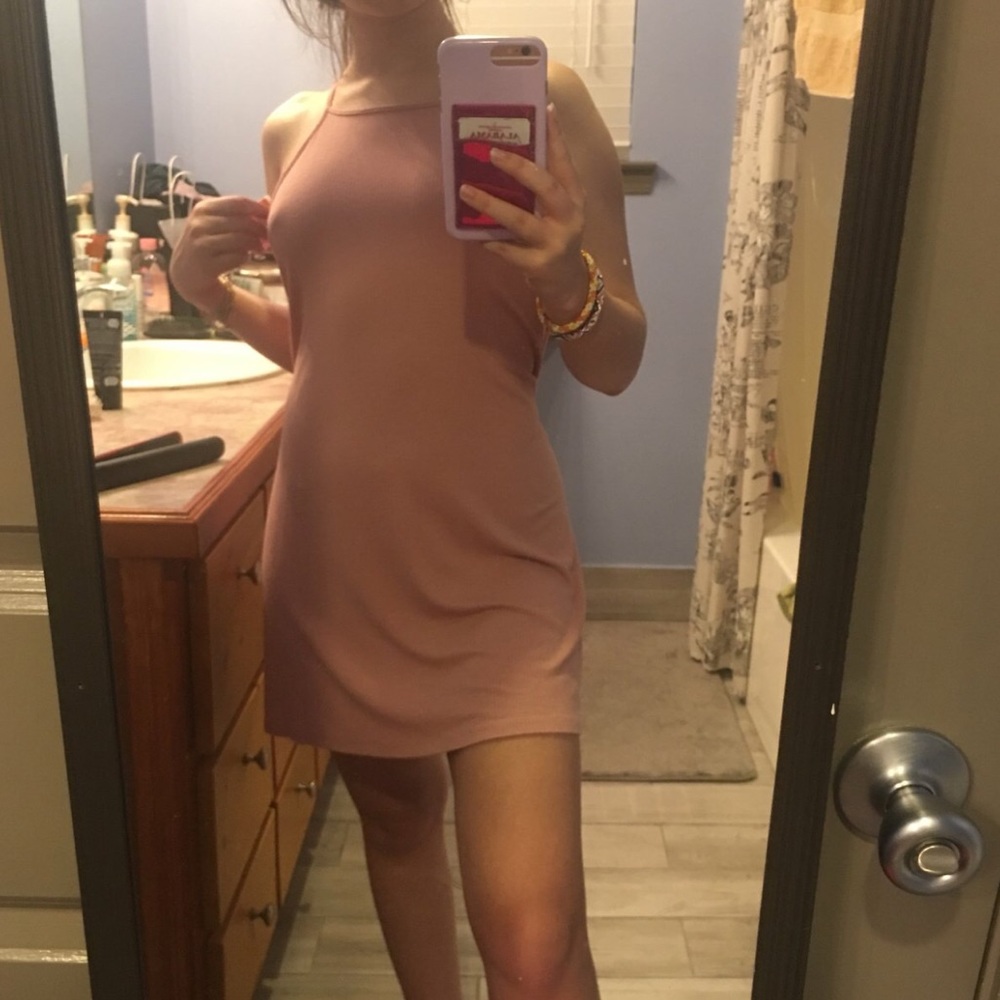 Women’s light pink ribbed dress